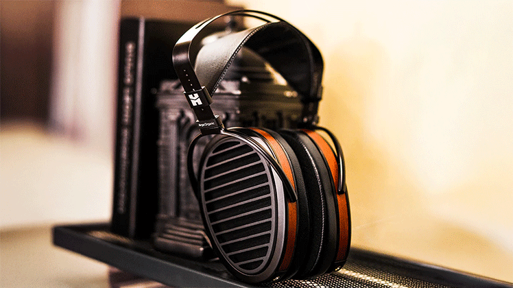 Offene Over-Ear-Kopfhörer