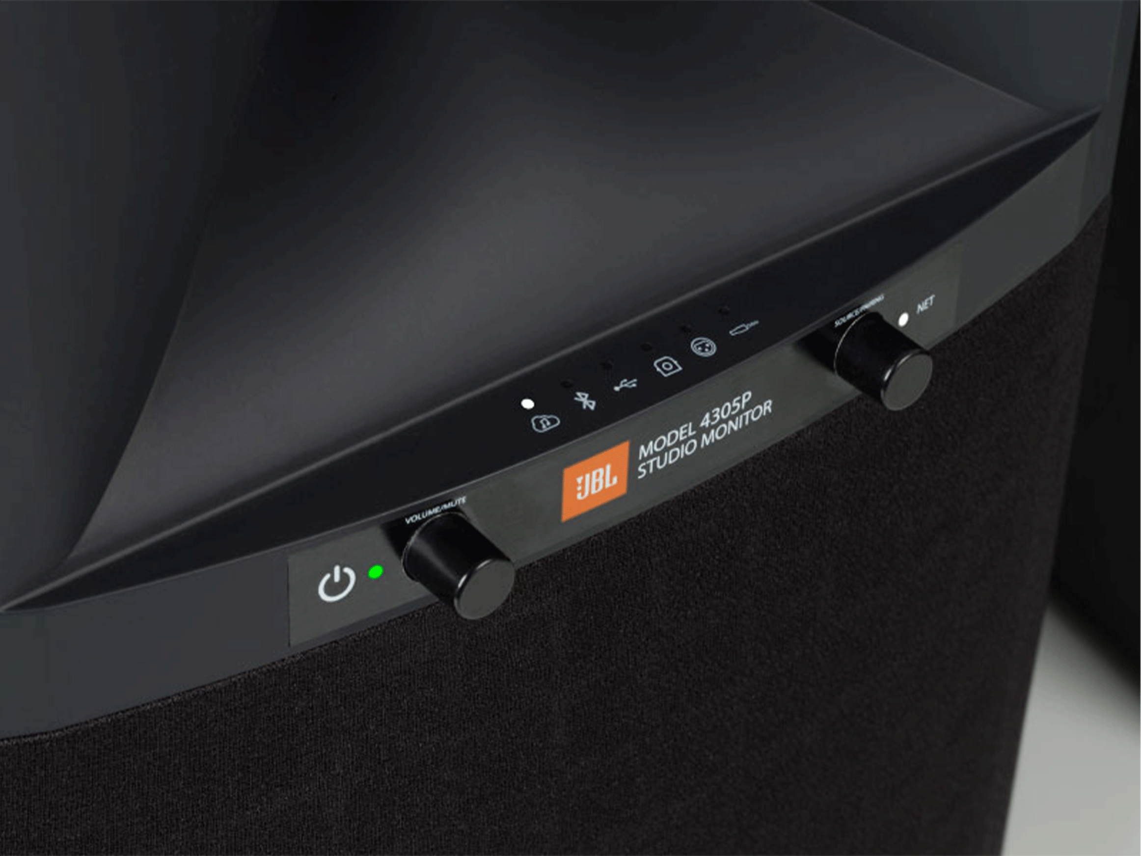 4305P, Schwarz